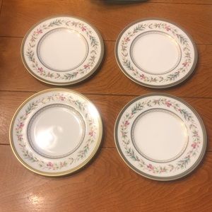 Fitz and Floyd Classic Choices(TM)  Winter Holiday 7” Dessert Plates